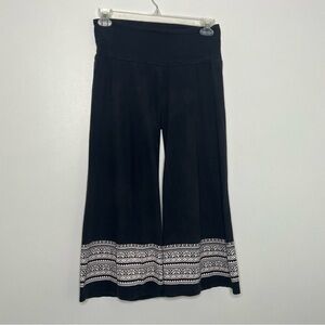 Omra black cotton gauchos, with white cuff detail, size small